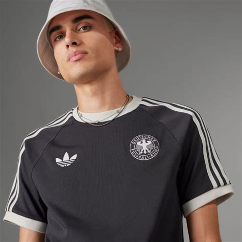 drei streifen adidas tshirt schwarz|adidas three stripe life cleats.